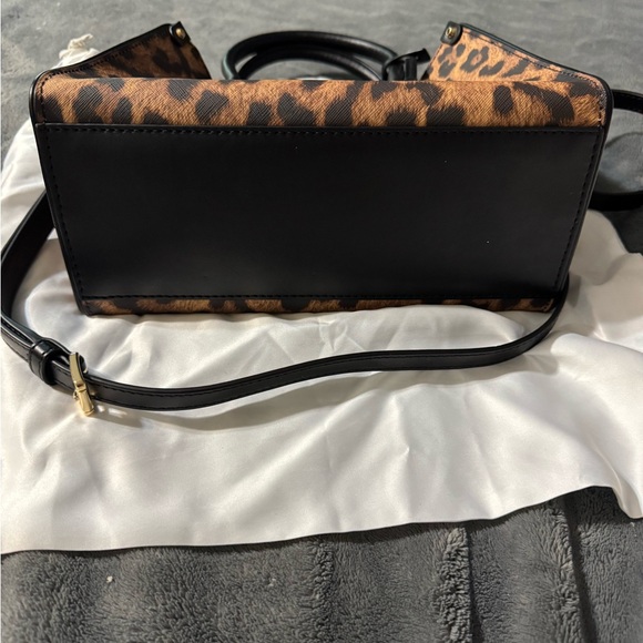 Michael Kors Leopard Print satchel - Picture 5 of 5